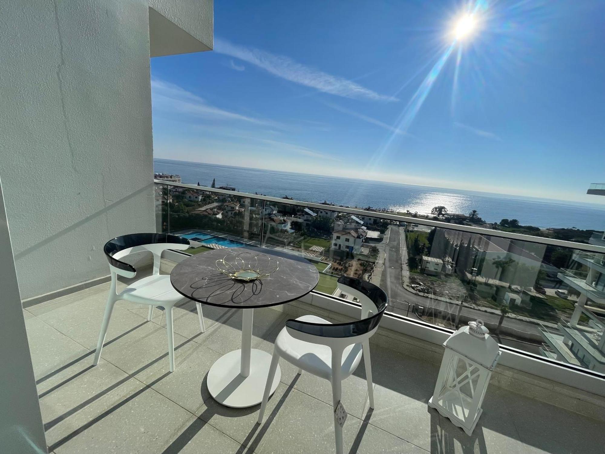 Sea View Suites By The Coast Famagouste Extérieur photo