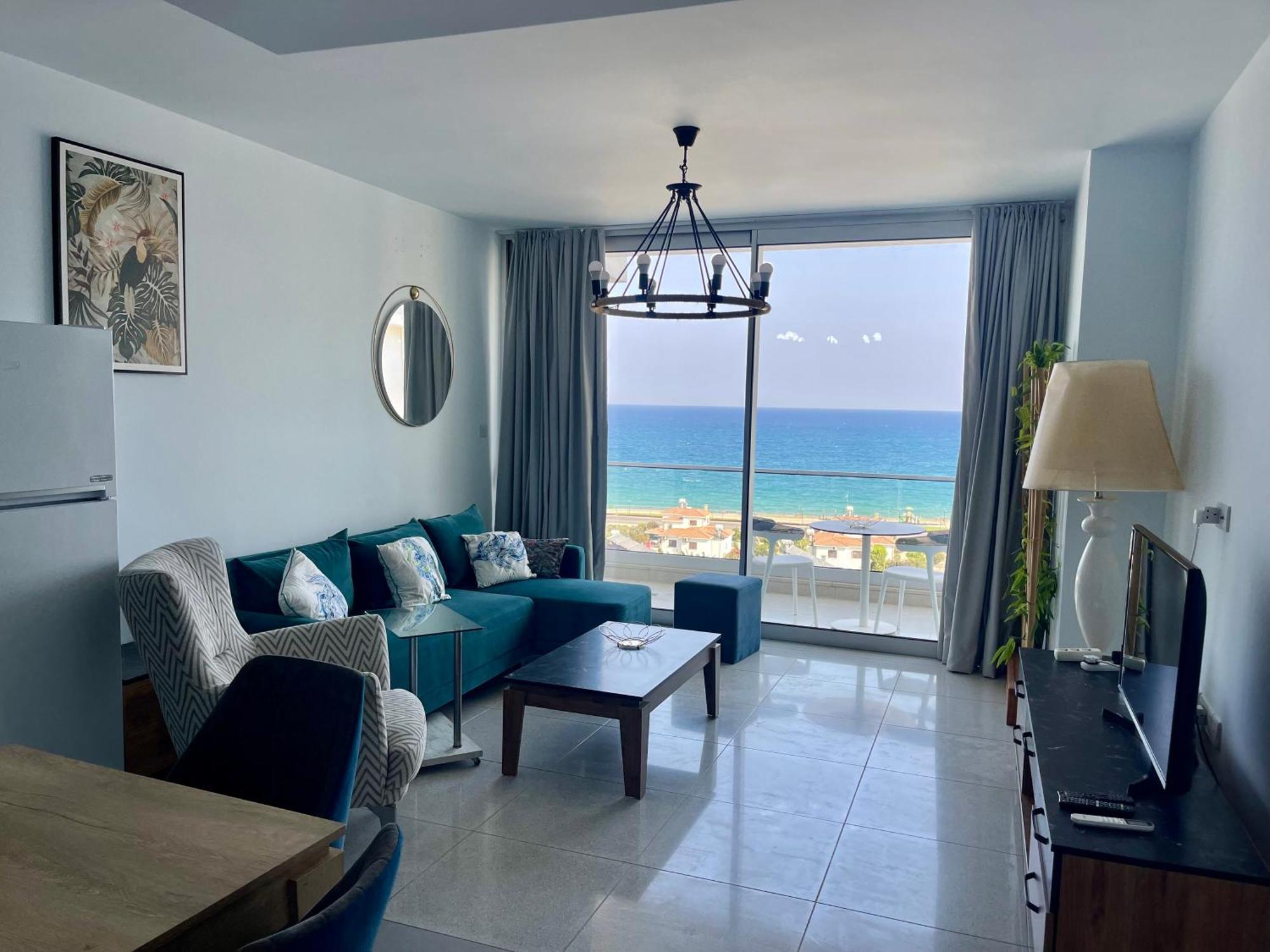 Sea View Suites By The Coast Famagouste Extérieur photo
