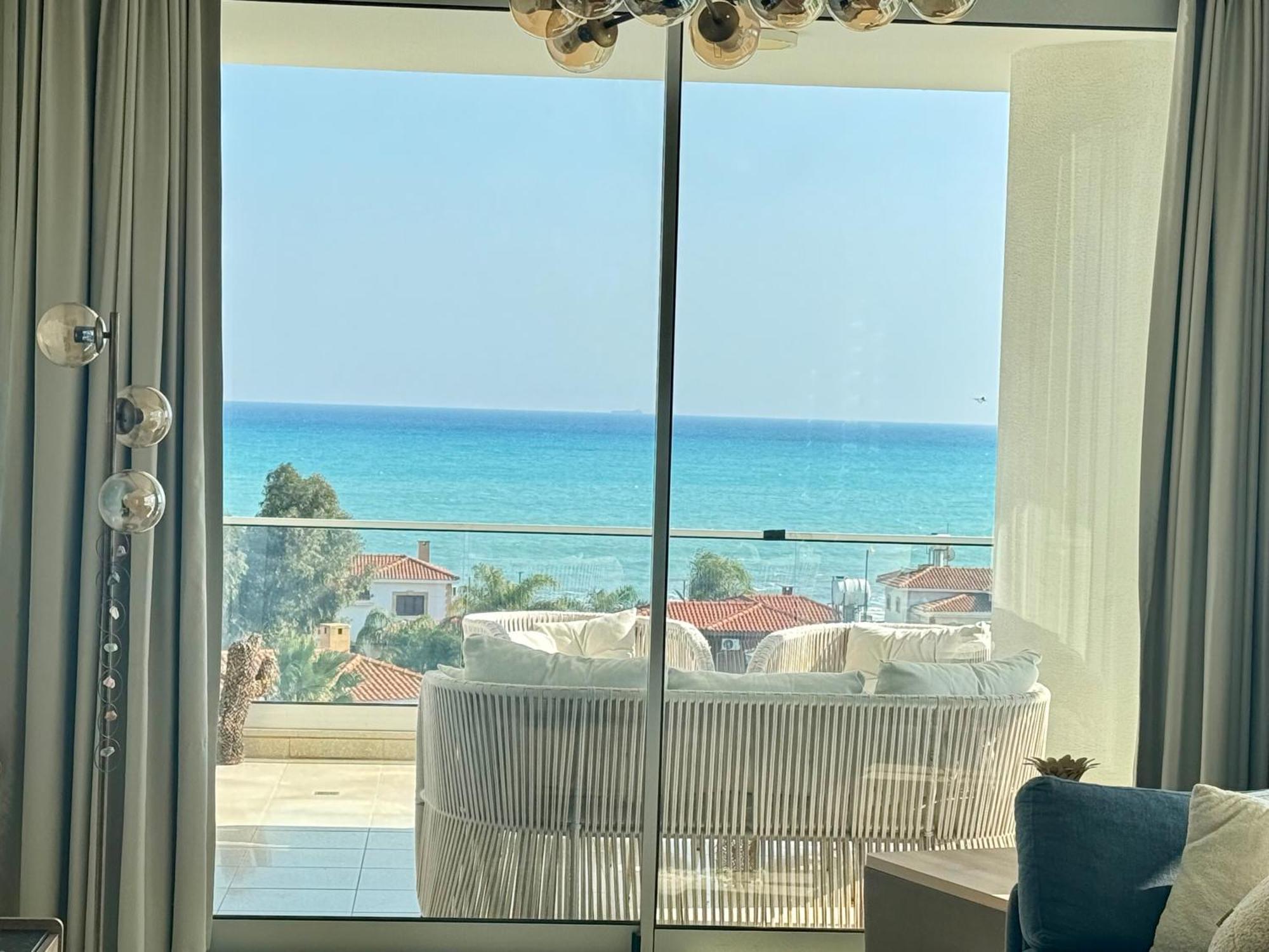 Sea View Suites By The Coast Famagouste Extérieur photo