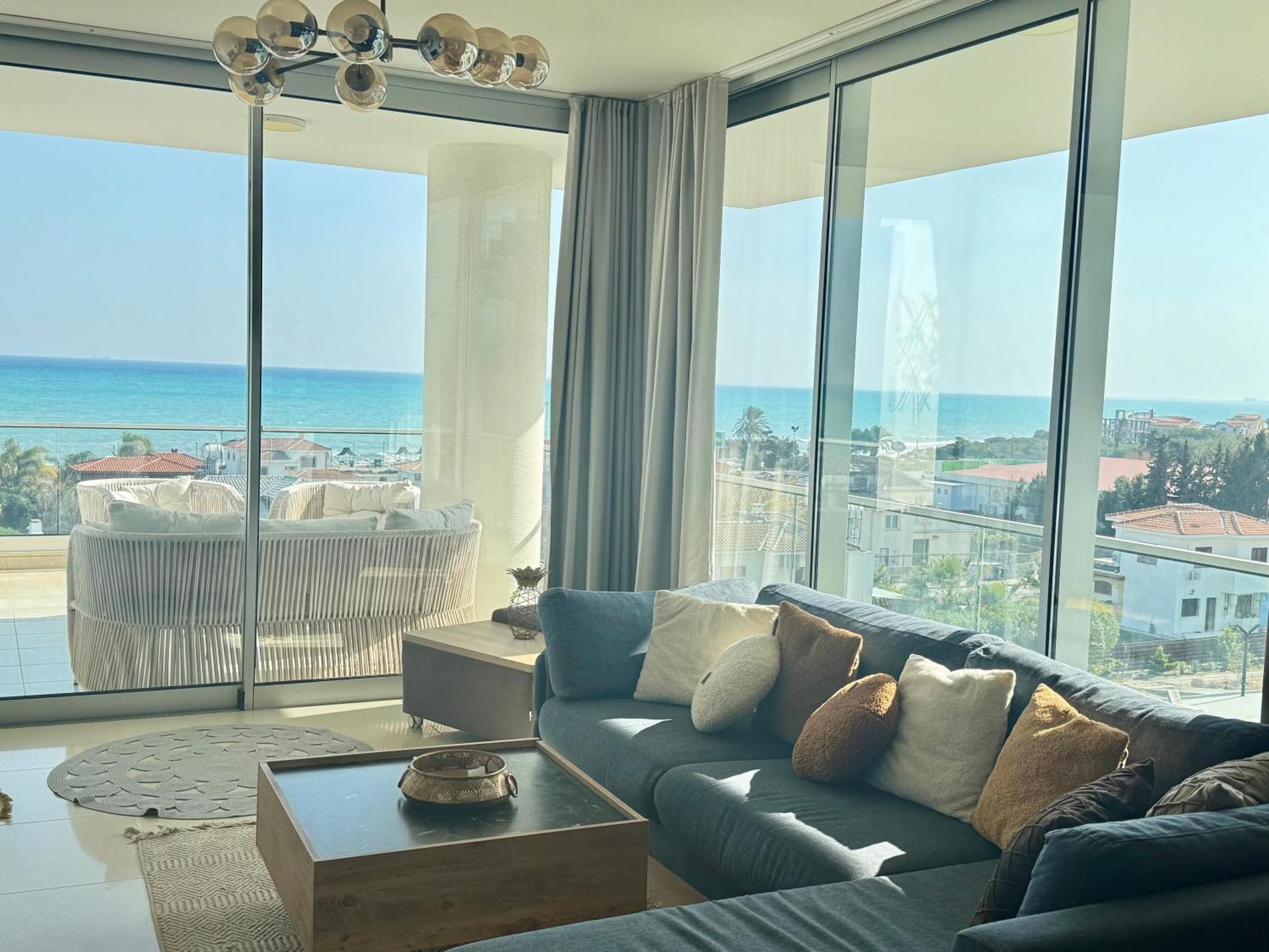 Sea View Suites By The Coast Famagouste Extérieur photo
